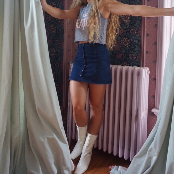 Cropped Beatles Tank - Picture 3 of 4